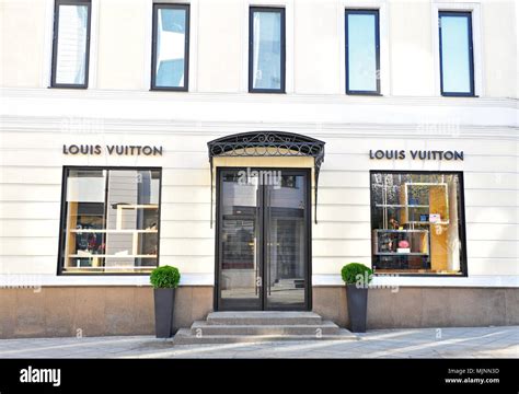 louis vuitton russia stores.